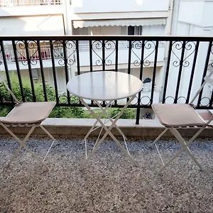 κάντε κράτηση εδώ